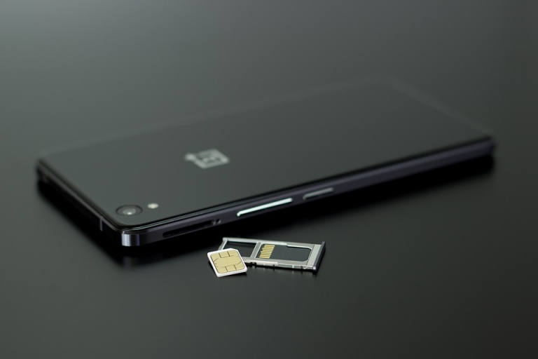 How to Find Out if Spouse Has Another SIM Card